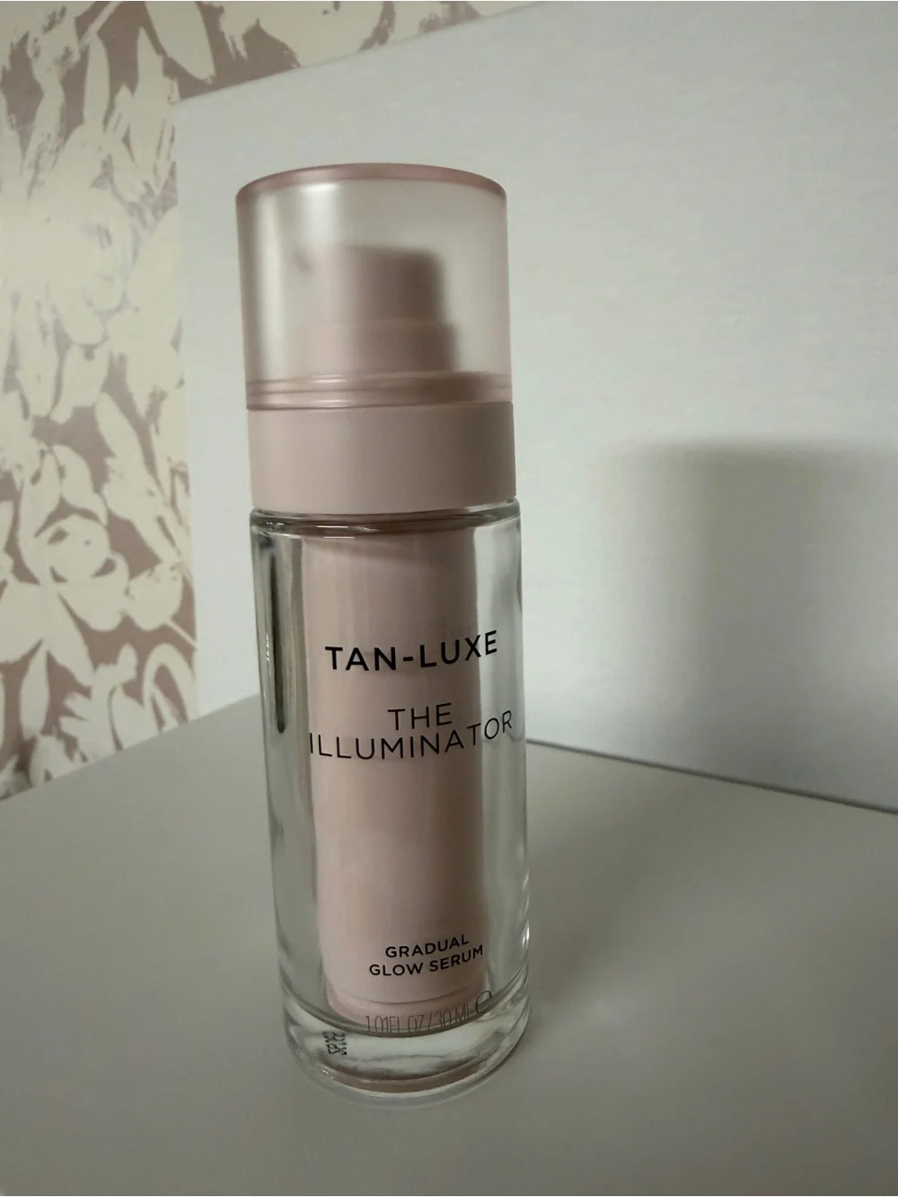 TAN-LUXE The Illuminator Gradual Glow Serum